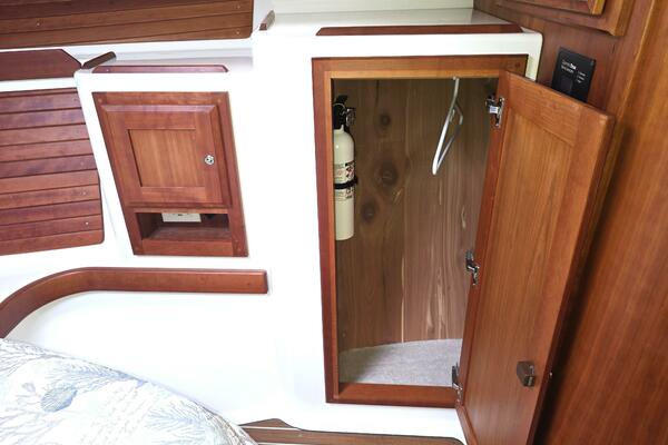 32ft Back Cove Yacht For Sale