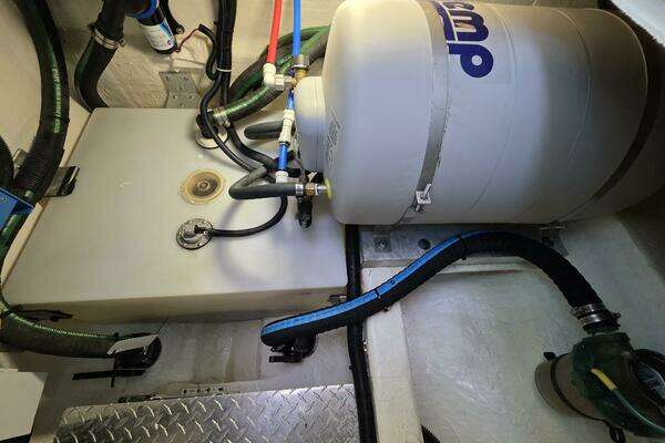 Back Cove 372 Yacht For Sale