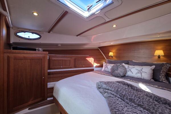 37ft Back Cove Yacht For Sale