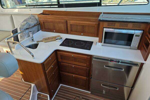Back Cove 372 Yacht For Sale