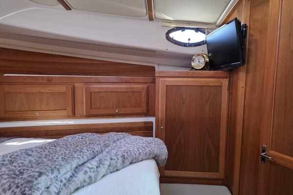 37ft Back Cove Yacht For Sale