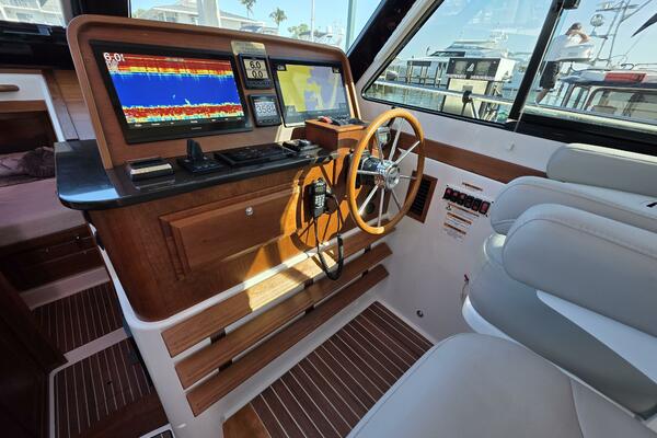 37ft Back Cove Yacht For Sale