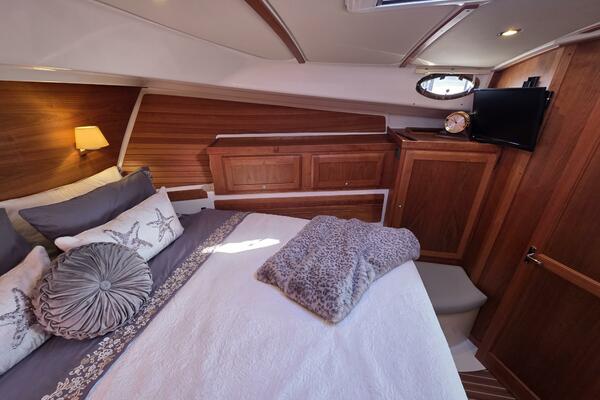 37ft Back Cove Yacht For Sale