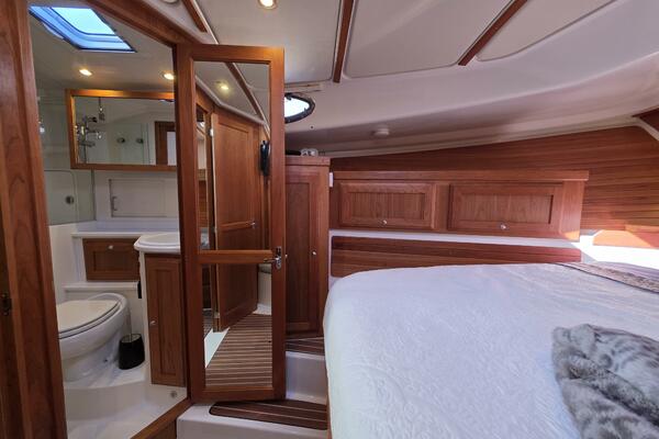 37ft Back Cove Yacht For Sale