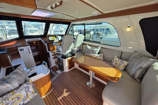 37ft Back Cove Yacht For Sale