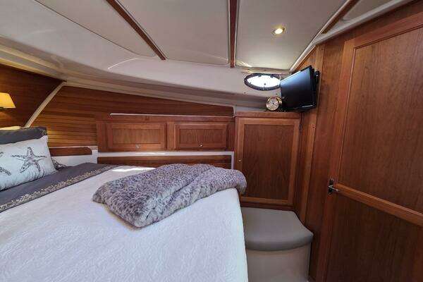 Back Cove 372 Yacht For Sale