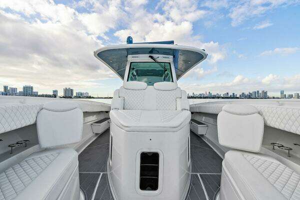 HCB 42 Lujo Yacht For Sale