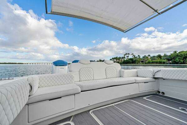 HCB 42 Lujo Yacht For Sale