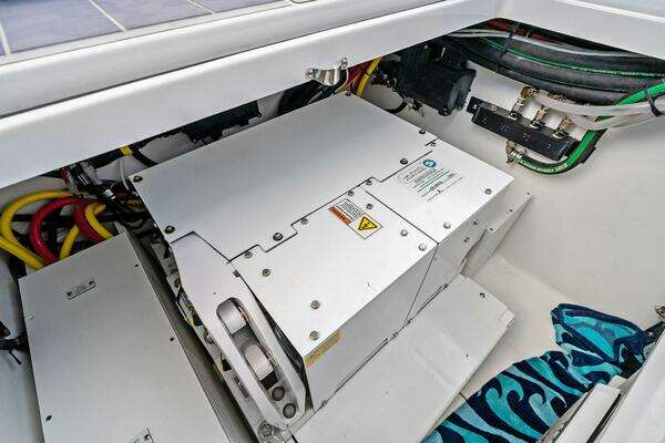 HCB 42 Lujo Yacht For Sale