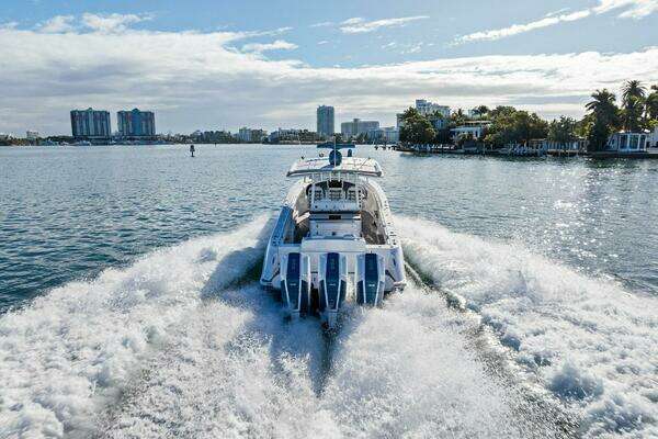 HCB 42 Lujo Yacht For Sale