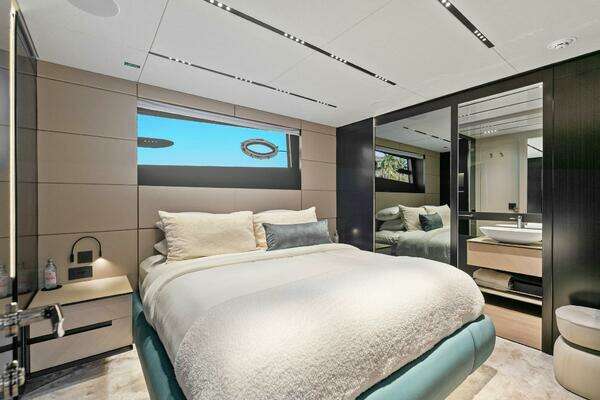 Pershing GTX Motoryacht Yacht For Sale