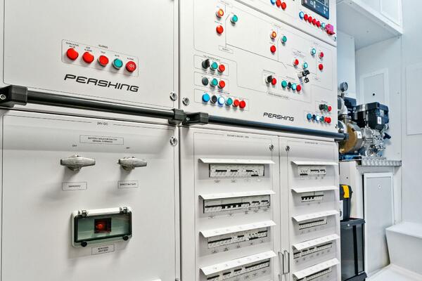 Caffeine 116ft Pershing Yacht For Sale