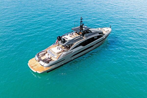 Caffeine 116ft Pershing Yacht For Sale