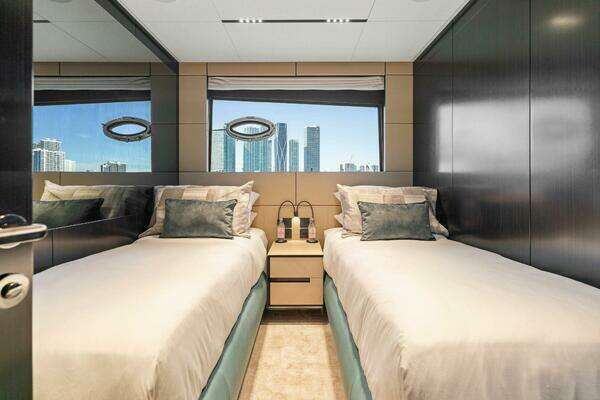 Pershing GTX Motoryacht Yacht For Sale