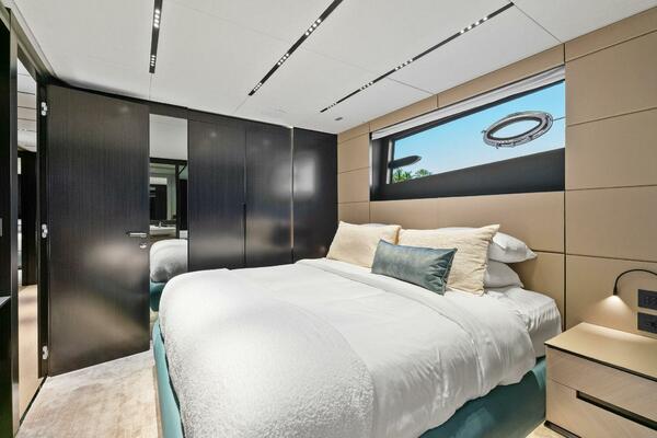 Caffeine 116ft Pershing Yacht For Sale