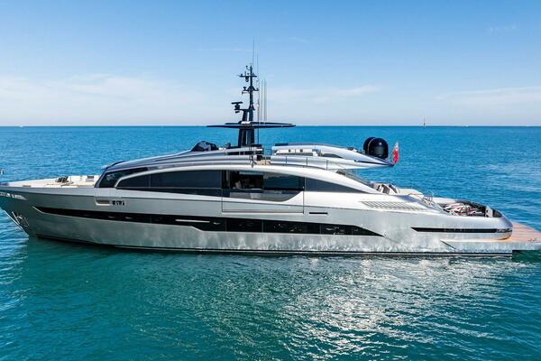 Caffeine 116ft Pershing Yacht For Sale