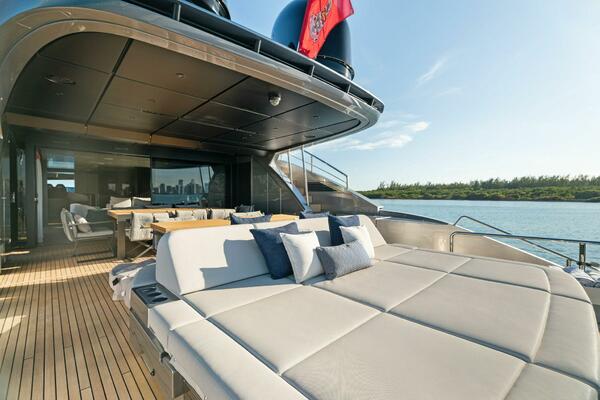 Caffeine 116ft Pershing Yacht For Sale