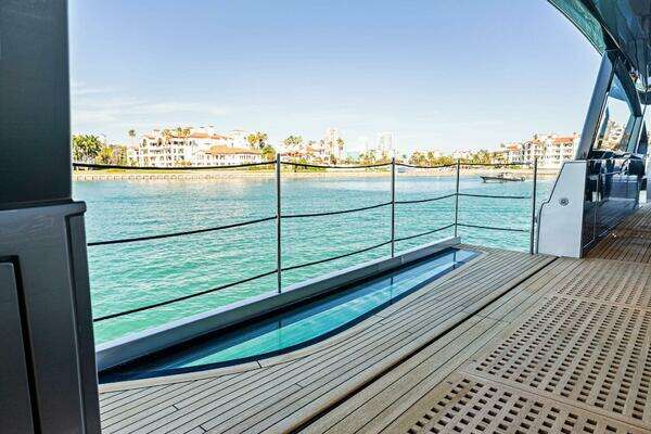 Pershing GTX Motoryacht Yacht For Sale