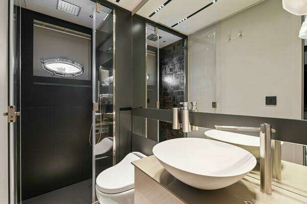 Pershing GTX Motoryacht Yacht For Sale