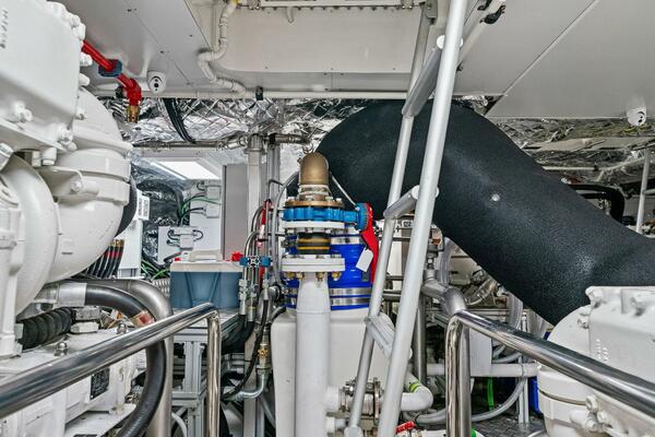 Caffeine 116ft Pershing Yacht For Sale