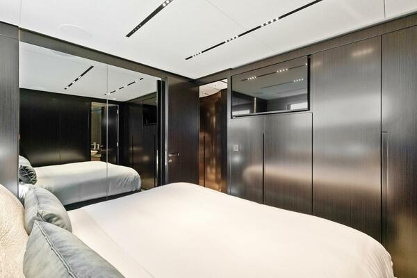 Caffeine 116ft Pershing Yacht For Sale