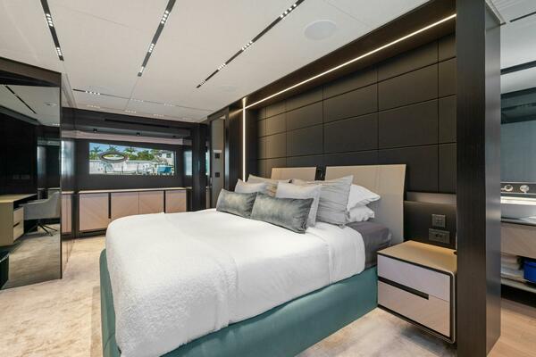 Caffeine 116ft Pershing Yacht For Sale