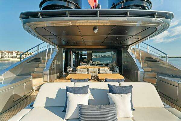 Pershing GTX Motoryacht Yacht For Sale