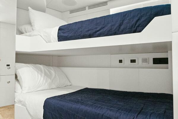 Caffeine 116ft Pershing Yacht For Sale