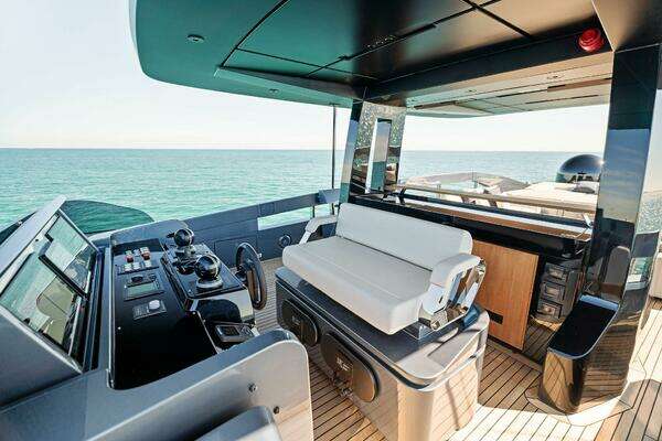 Pershing GTX Motoryacht Yacht For Sale