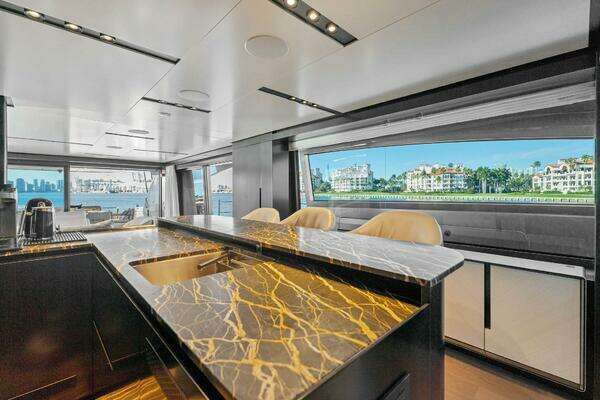 Pershing GTX Motoryacht Yacht For Sale