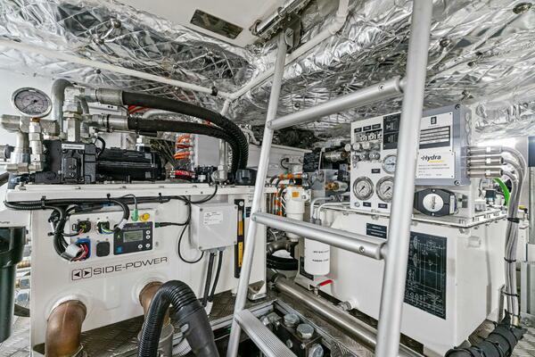 Caffeine 116ft Pershing Yacht For Sale