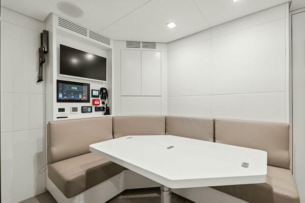 Caffeine 116ft Pershing Yacht For Sale