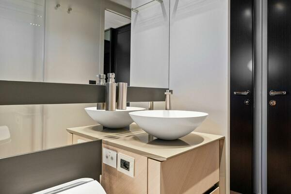 Caffeine 116ft Pershing Yacht For Sale