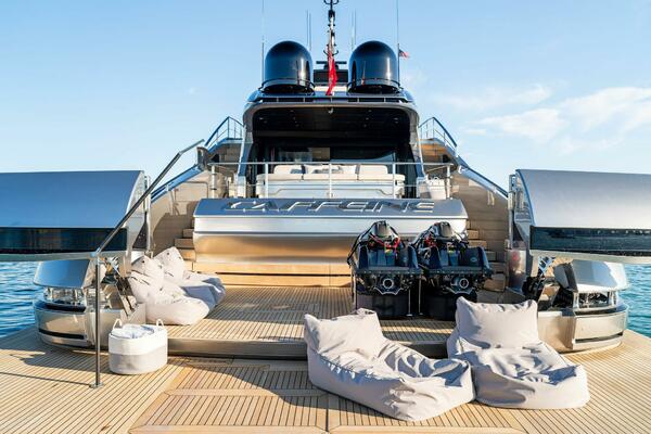 Caffeine 116ft Pershing Yacht For Sale