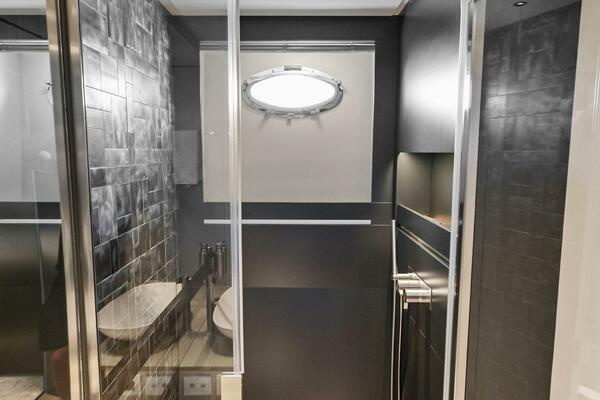 Caffeine 116ft Pershing Yacht For Sale