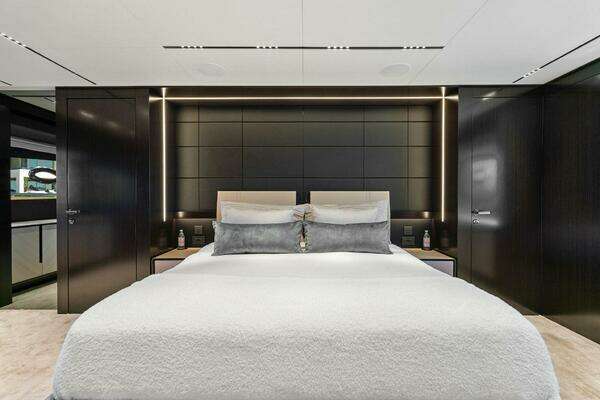 Pershing GTX Motoryacht Yacht For Sale