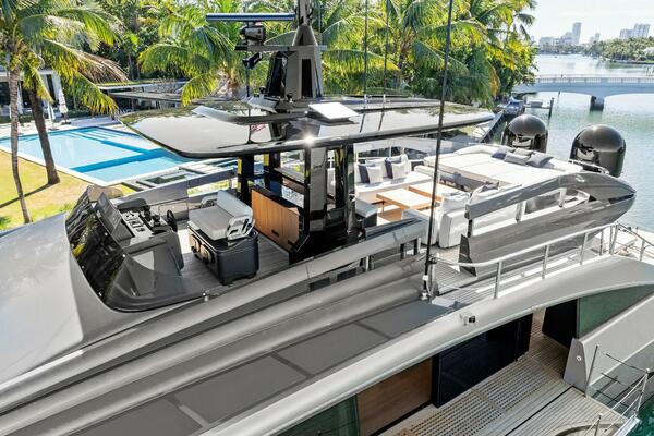 Caffeine 116ft Pershing Yacht For Sale