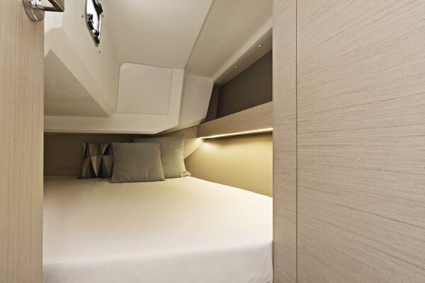 30ft Beneteau Yacht For Sale