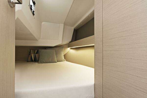 30ft Beneteau Yacht For Sale