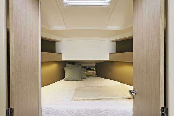 30ft Beneteau Yacht For Sale