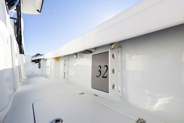 32ft Yellowfin Yacht For Sale
