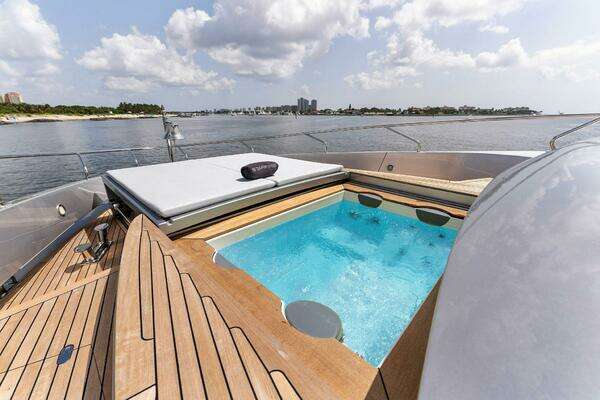 Riva Dolcevita Yacht For Sale