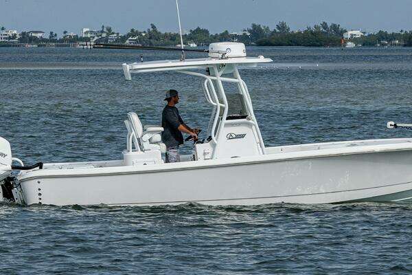 Photo of the 2022 Blazer Bay 2700 Hybrid