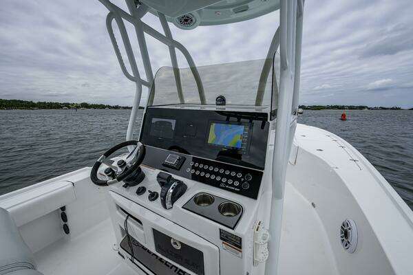 Photo of the 2022 Blazer Bay 2700 Hybrid