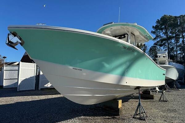 Temp Tag 31ft Regulator Yacht For Sale
