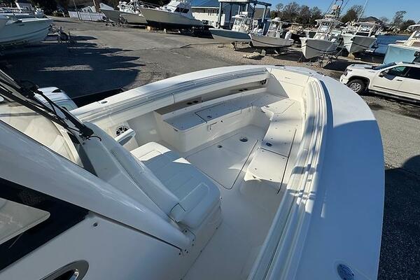 Temp Tag 31ft Regulator Yacht For Sale