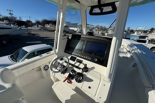Temp Tag 31ft Regulator Yacht For Sale