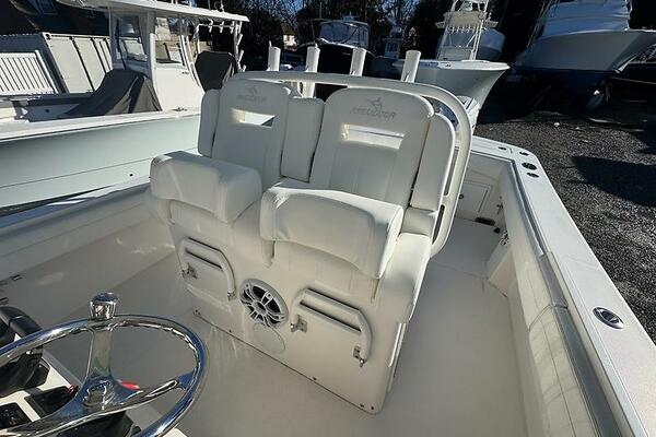 Temp Tag 31ft Regulator Yacht For Sale