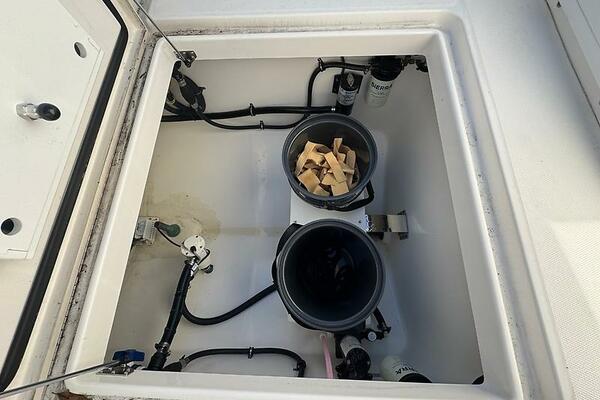Temp Tag 31ft Regulator Yacht For Sale
