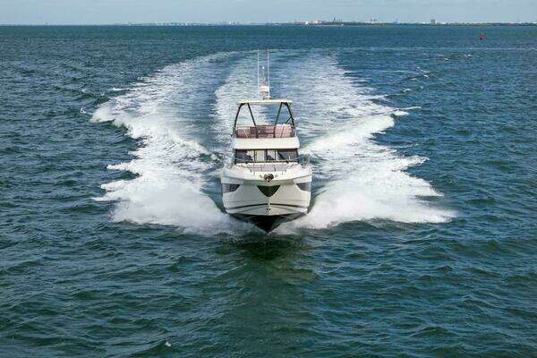 Prestige 420 Flybridge Yacht For Sale